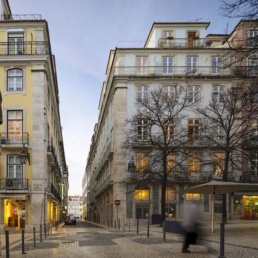 Quarto Com Varanda Na Rua Dos Douradores Lisbona Esterno foto