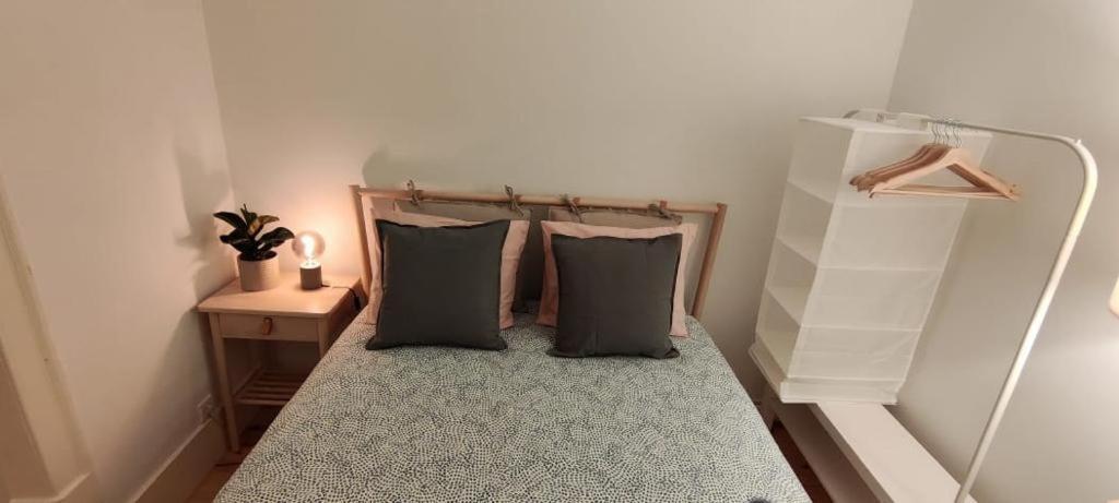 Quarto Com Varanda Na Rua Dos Douradores Lisbona Esterno foto
